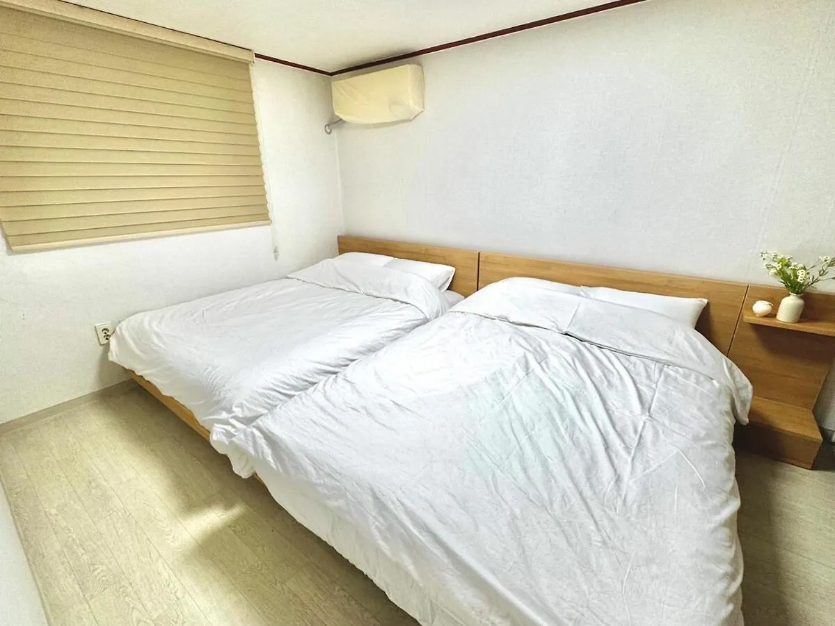 Monet Garden Cozy And Greeny 2 Rooms In Sinchon 서울특별시
